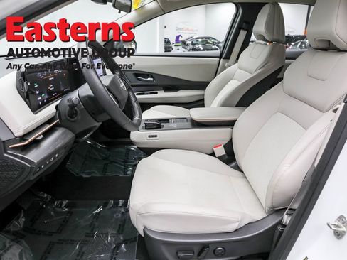 Used 2023 Nissan Ariya FWD image 14