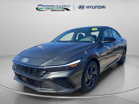 New 2026 Hyundai Elantra SEL Sport Premium FWD image 4