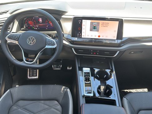 New 2026 Volkswagen Atlas Peak Edition AWD/4WD image 17