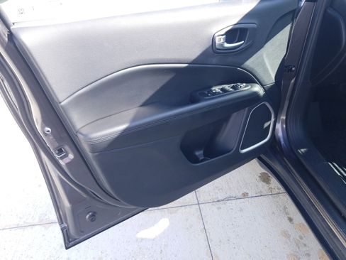 Used 2020 Jeep Compass Latitude image 9