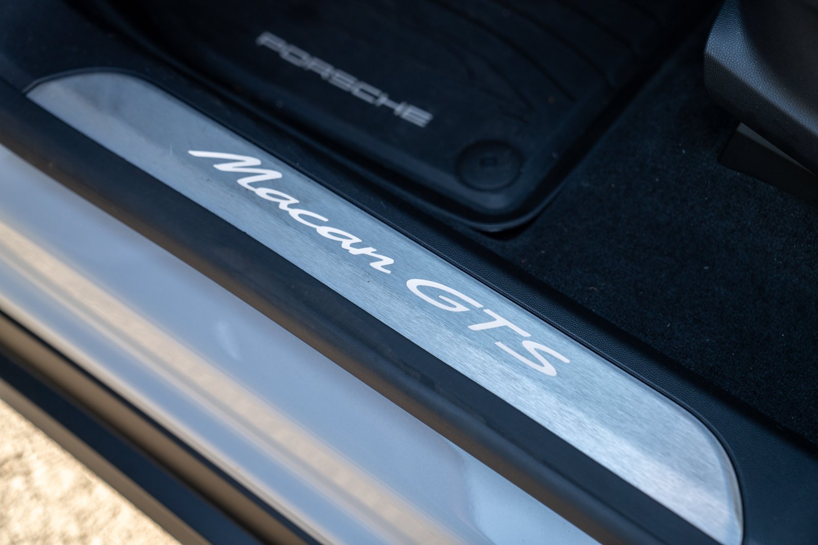 Certified 2026 Porsche Macan GTS Electric AWD/4WD image 12