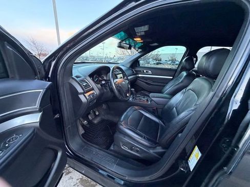 Used 2016 Ford Explorer XLT w/ Equipment Group 202A image 12