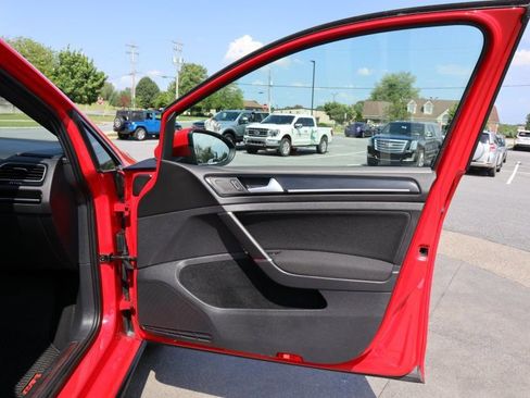 Used 2017 Volkswagen GTI S FWD image 22