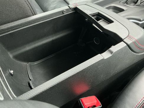 Used 2024 Dodge Durango GT image 19