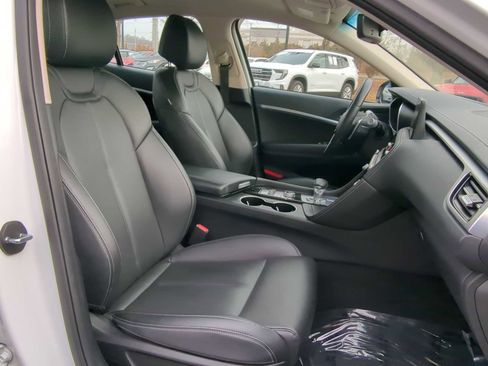 Used 2024 Genesis G70 2.5T image 22