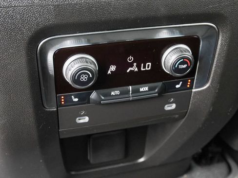 Used 2024 Chevrolet Tahoe High Country AWD/4WD image 32