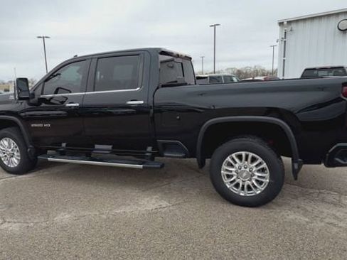 Used 2020 Chevrolet Silverado 2500 High Country w/ Z71 Off-Road Package AWD/4WD image 9