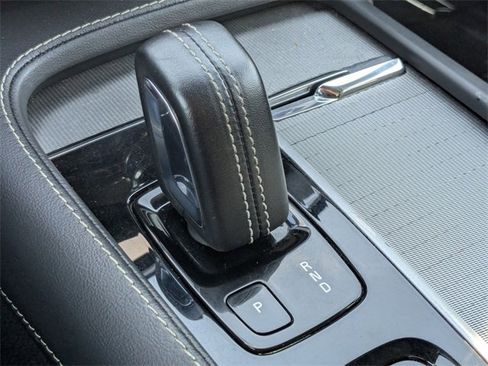 Used 2022 Volvo XC90 T8 R-Design w/ Advanced Package image 20