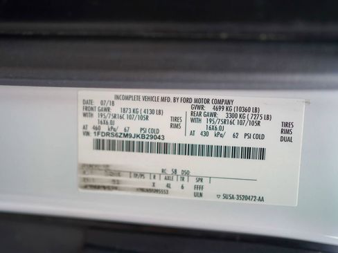 Used 2018 Ford Transit 350 138 DRW RWD image 28