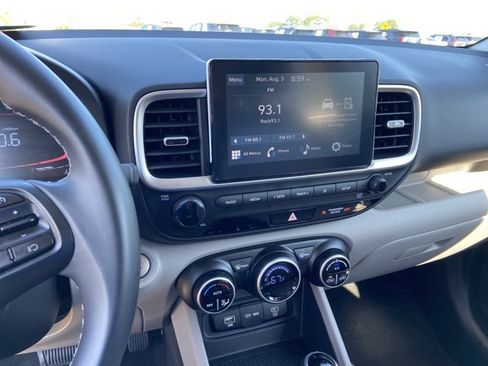 Used 2025 Hyundai Venue SEL FWD image 37