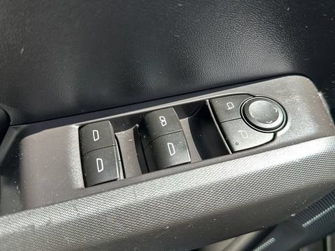 Used 2023 Chevrolet Colorado LT w/ LT Convenience Package AWD/4WD image 22