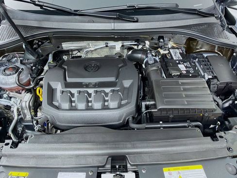 Certified 2023 Volkswagen Tiguan SE w/ Panoramic Sunroof Package image 31