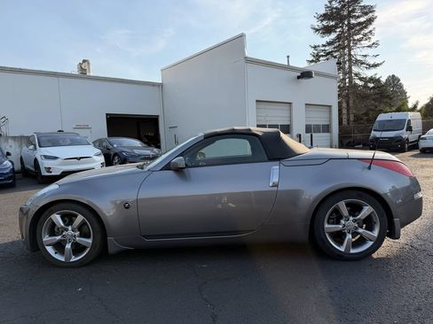 Used 2007 Nissan 350Z Enthusiast RWD image 13