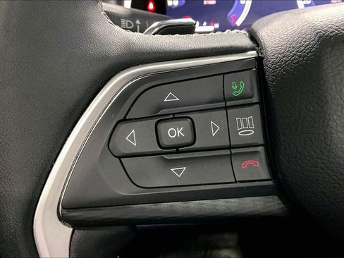 Used 2024 Jeep Grand Cherokee Altitude image 11