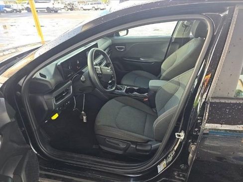 Used 2025 Kia K4 FWD image 21