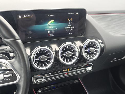 Used 2023 Mercedes-Benz GLA 250 4MATIC image 31