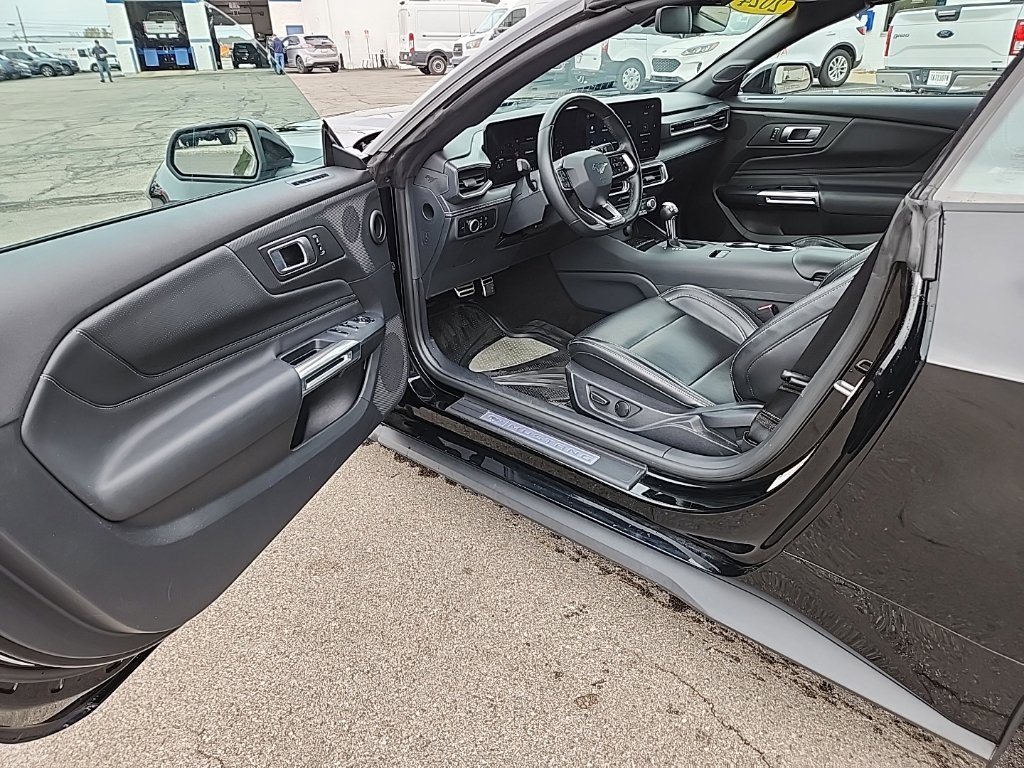 Used 2024 Ford Mustang Premium RWD image 9