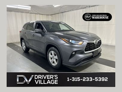 Used 2023 Toyota Highlander LE