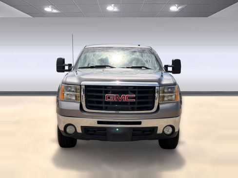 Used 2008 GMC Sierra 2500 SLE w/ Z71 Off-Road Package image 6