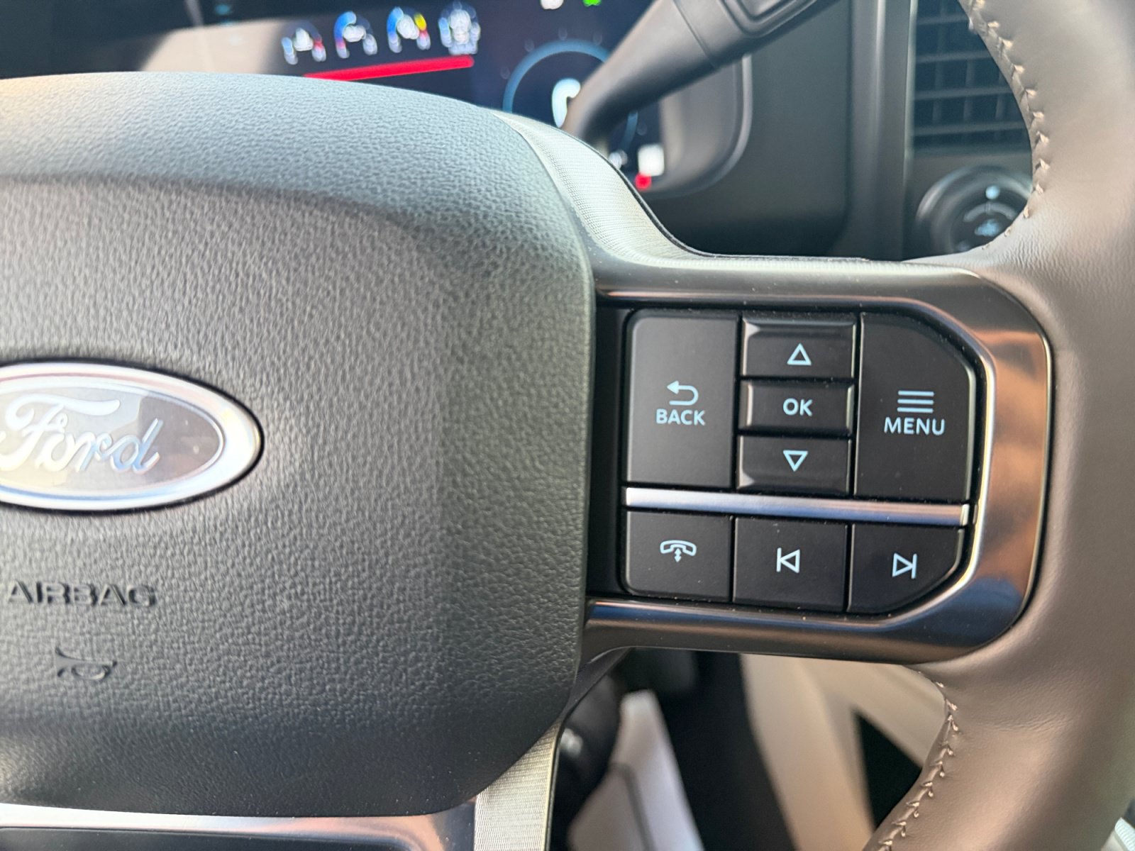 Used 2026 Ford F250 Platinum w/ Platinum Plus Package AWD/4WD image 19