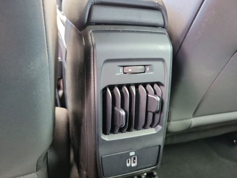 Used 2025 Alfa Romeo Tonale image 11