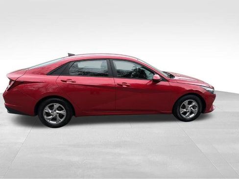 Used 2021 Hyundai Elantra SE w/ Cargo Package FWD image 9