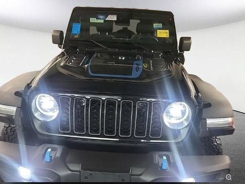 Used 2024 Jeep Wrangler Unlimited Rubicon 4xe w/ Safety Group AWD/4WD image 2
