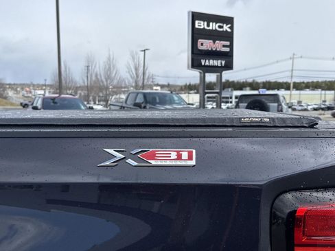 Used 2022 GMC Sierra 1500 SLT w/ SLT Convenience Package image 7