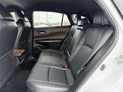 Used 2023 Toyota Venza Limited image 15