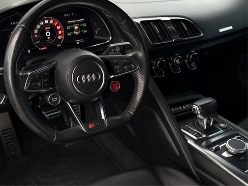 Used 2017 Audi R8 V10 w/ Carbon Exterior Package image 15