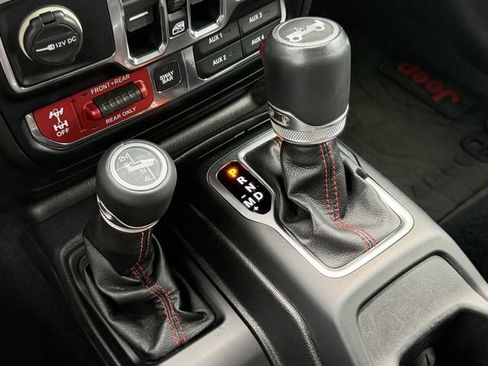 Used 2019 Jeep Wrangler Unlimited Rubicon AWD/4WD image 31