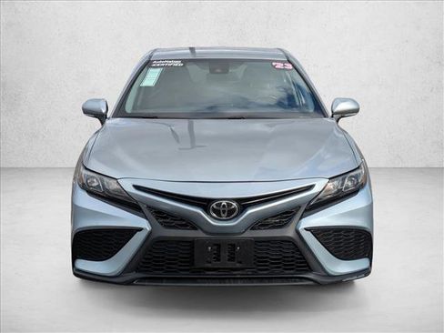Used 2023 Toyota Camry SE image 2