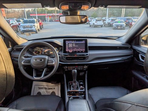 Used 2024 Jeep Compass Trailhawk image 30