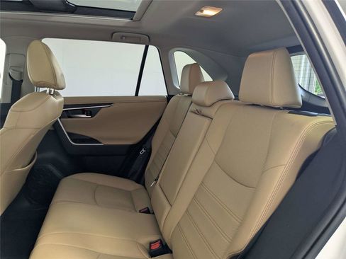 Used 2021 Toyota RAV4 Limited FWD image 36