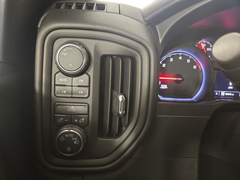 Used 2020 Chevrolet Silverado 1500 Custom Trail Boss w/ Custom Convenience Package AWD/4WD image 25
