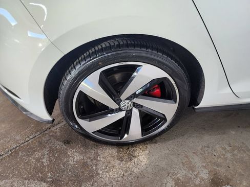 Used 2020 Volkswagen GTI SE FWD image 39