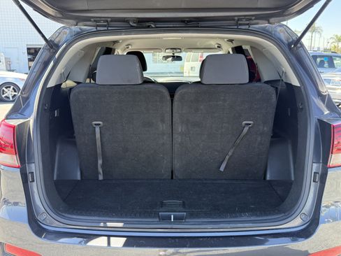 Used 2019 Kia Sorento LX image 8