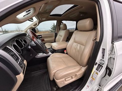 Used 2013 Toyota Sequoia Platinum image 32