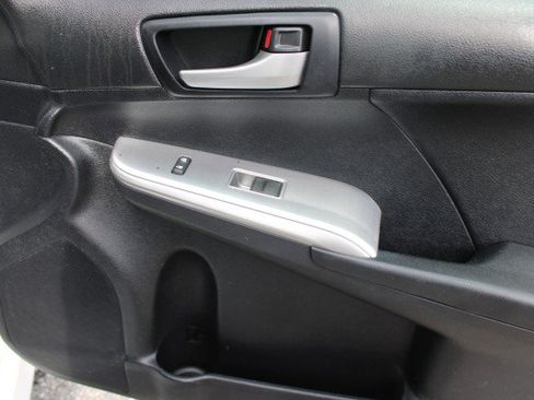 Used 2012 Toyota Camry SE FWD image 9