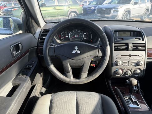 Used 2011 Mitsubishi Galant ES FWD image 11
