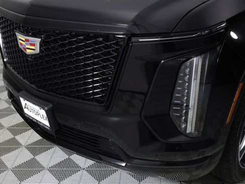 Used 2025 Cadillac Escalade Sport w/ Touring Package AWD/4WD image 49