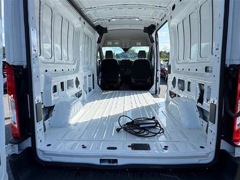 Used 2023 Ford E-Transit Medium Roof RWD image 38