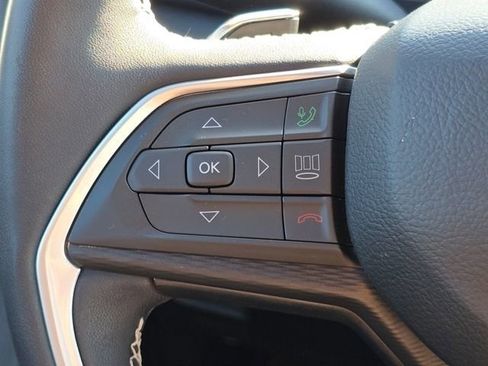 Used 2023 Jeep Grand Cherokee L Laredo AWD/4WD image 19