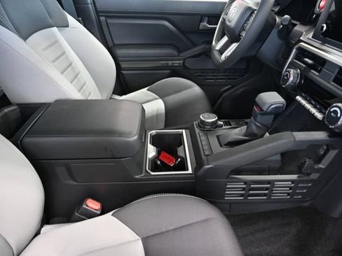 Used 2025 Toyota Tacoma TRD Sport AWD/4WD image 22
