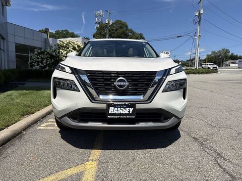 Certified 2023 Nissan Rogue SV w/ SV Premium B Package AWD/4WD image 3