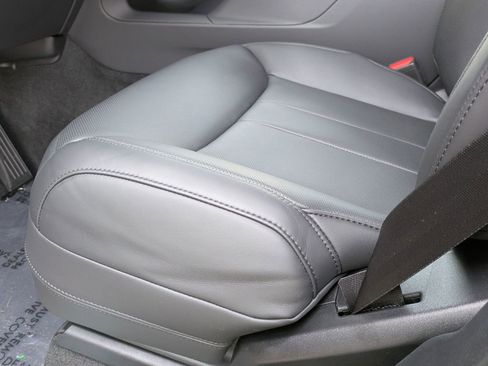 New 2025 Land Rover Range Rover Sport SE image 5