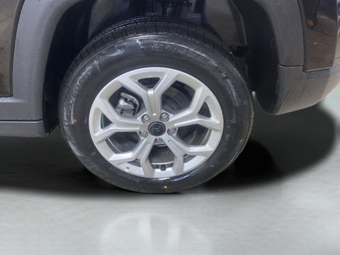Used 2025 Jeep Compass Latitude AWD/4WD image 25