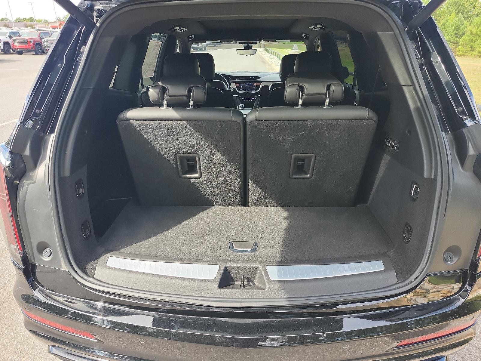 Used 2022 Cadillac XT6 Sport w/ Technology Package AWD/4WD image 11