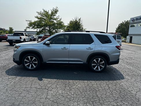 Used 2023 Honda Pilot Elite image 6