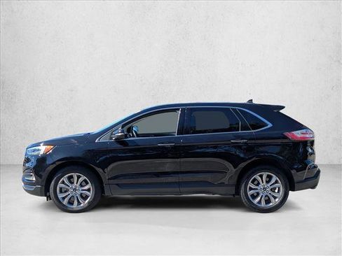 Used 2022 Ford Edge Titanium w/ Equipment Group 301A image 9